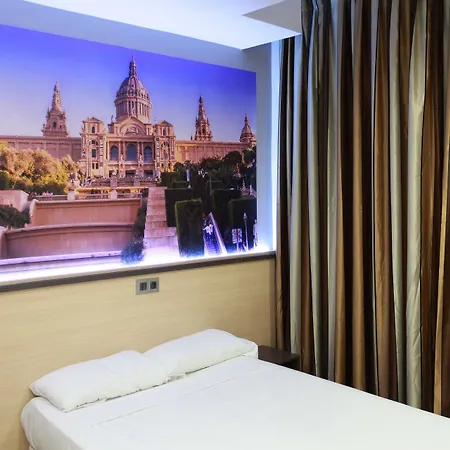 Flores Ramblas Guest house 2*