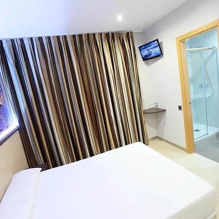 Guest house Flores Ramblas 2*