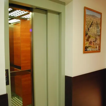 Guest house Flores Ramblas Barcelona